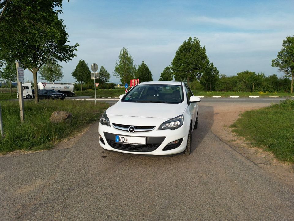 Opel Astra J 1.4 in Hohen-Sülzen