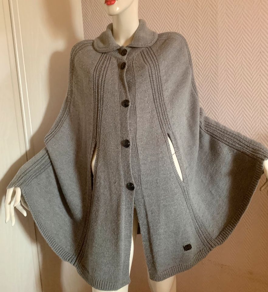 Thomas Burberry Poncho Wolle grau  Gr.S in Temmels