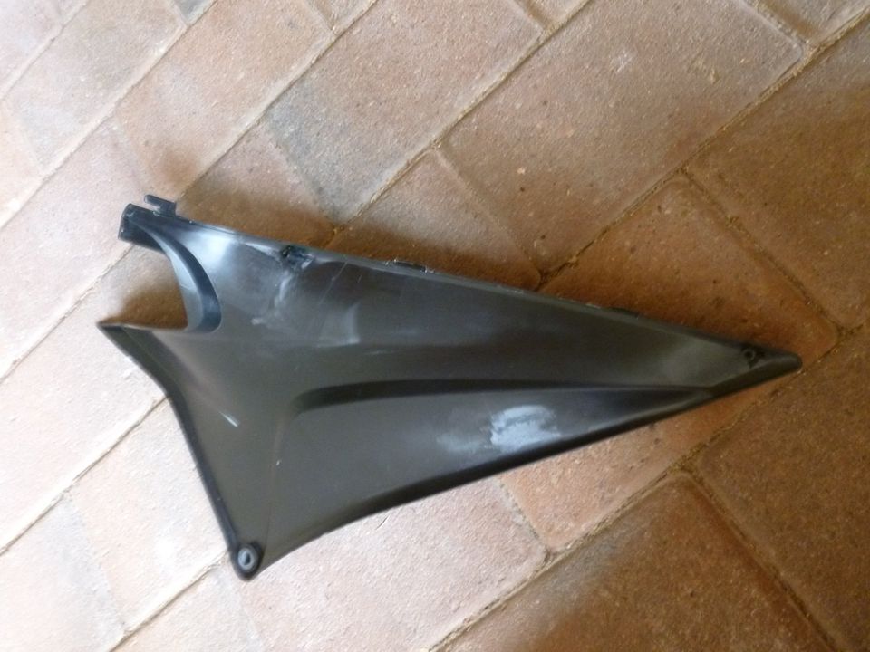 Honda CBR 600 RR PC40 Verkleidung Tank links in Braunschweig