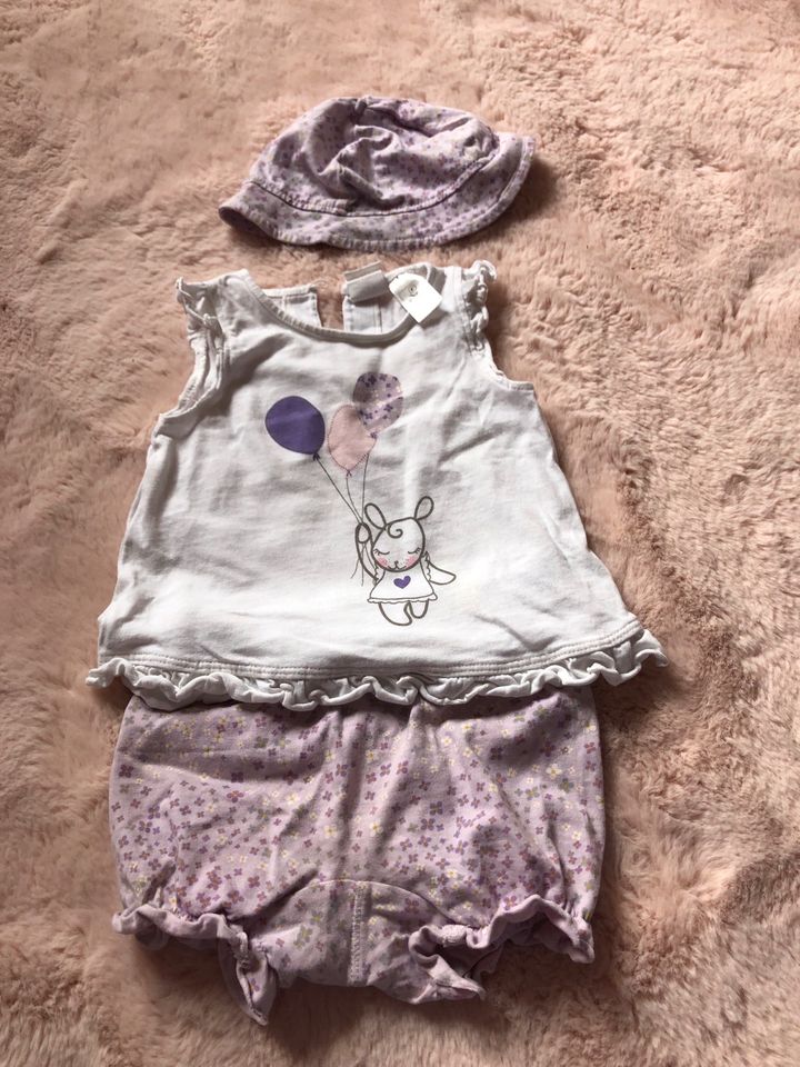 Süßes Set T-Shirt Shorts Hut lila Blümchen H&M Gr 62 in Oppenheim