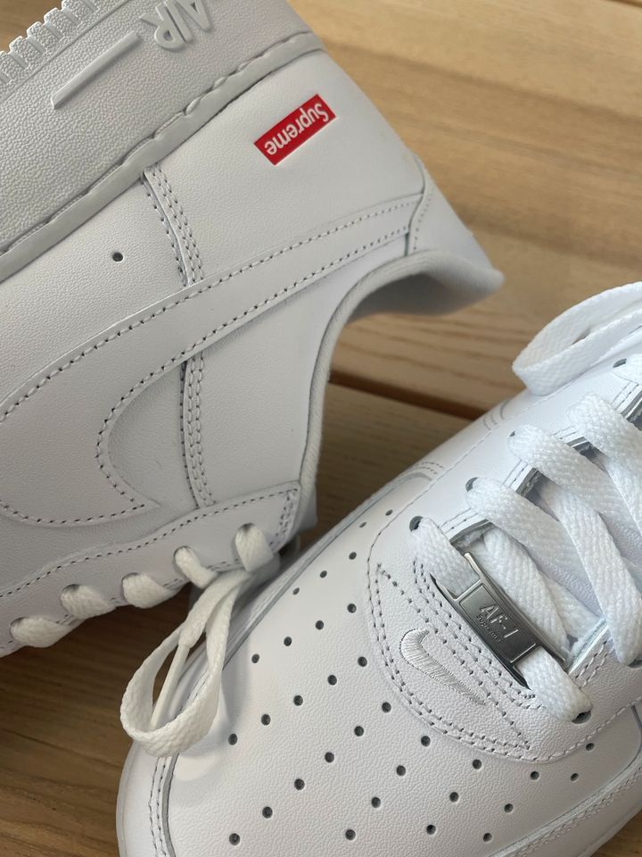 Supreme x Nike Airforce Sneaker in Neu-Anspach