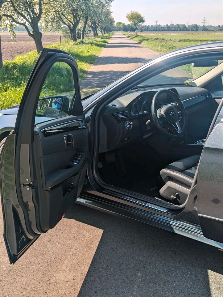 Mercedes E350 Avantgarde Limousine gepflegt in Westoverledingen