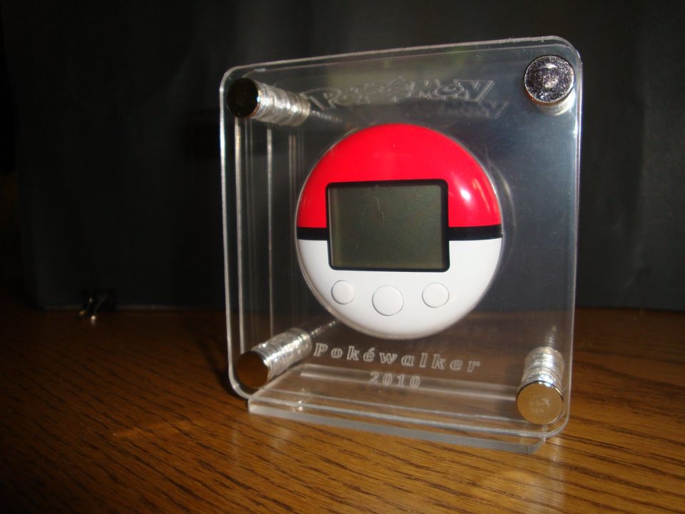 Acryl / Plexiglas - Box für Pikachu Color Konsole, o. Pokewalker in Plauen