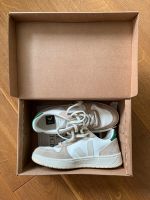 VEJA V 10, Gr. 38 Sneaker Turnschuhe sehr guter Zustand Frankfurt am Main - Ostend Vorschau