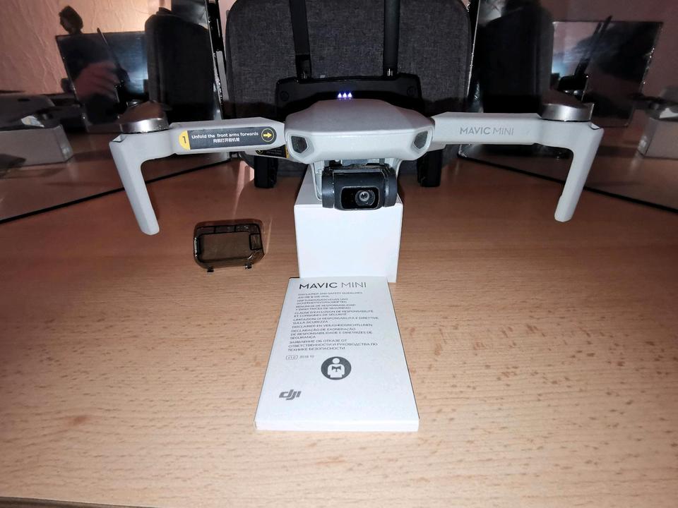 Top DJI Mavic Mini Drohne mit VR  FPV Brille, als Set mit Koffer in Kassel