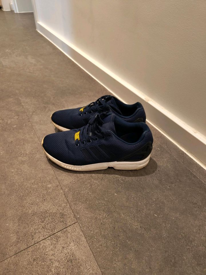 Adidas ZX Flux blau 41 1/3 in Lohmar