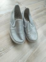 Slipper Schuhe Frühjahr Sommer Mädchen Gr. 32 silber Glitzer Bayern - Volkach Vorschau