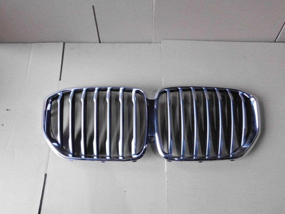 BMW X5 G05 Kühlergrill Ziergitter Front Gitter Grill Niere Nieren in Hessen  - Alsfeld, Ersatz- & Reparaturteile