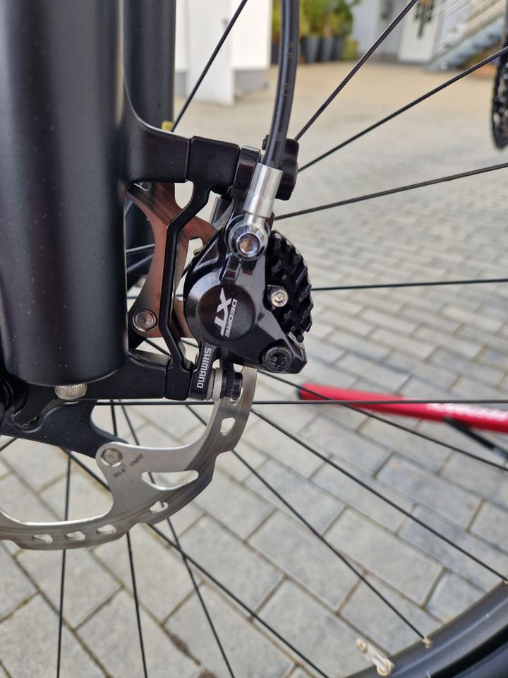 Fahrrad MTB 29" mit XT Bremsen, XT Pedale, XT Schaltung und Fulcr in Kreuzau