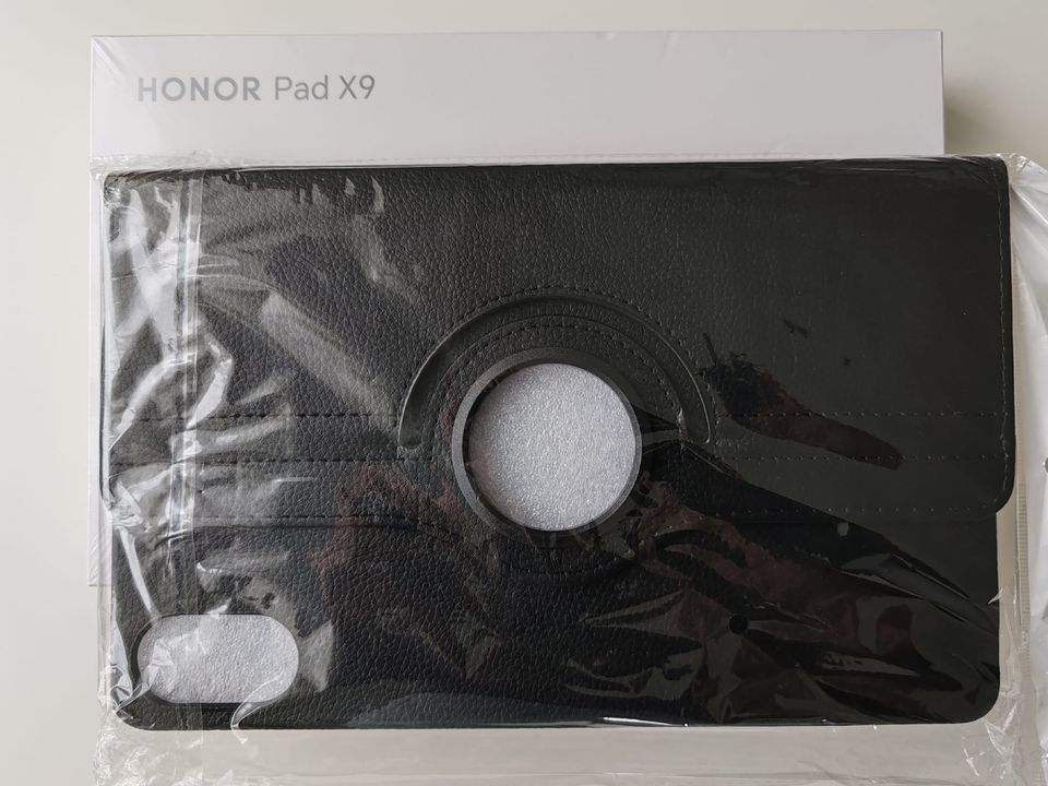 HONOR Pad X9 Tablet mit Schutzhülle als Geschenk in Wetzlar