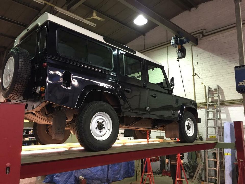 LandRover Defender 90 / 110 Hohlraumversiegelung Unterbodenschutz in Mülheim (Ruhr)