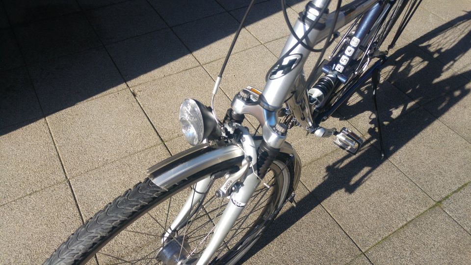 HERCULES HERKULES ALUMINIUM FAHRRAD 27 GANG NEUWERTIG in Staufenberg