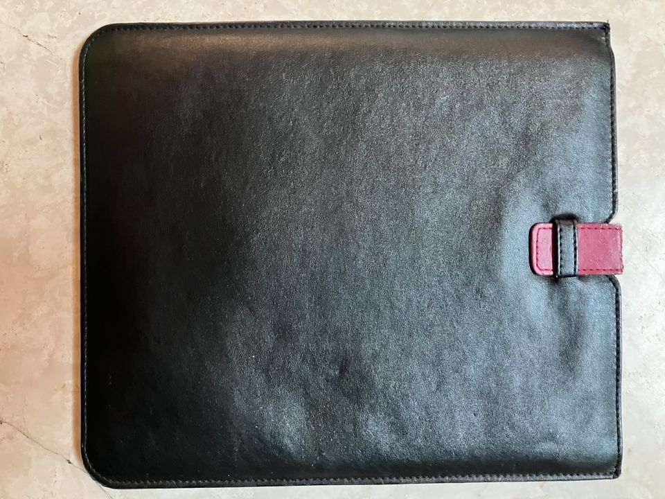 Tablet-Schutztasche (echt Leder) in Willebadessen