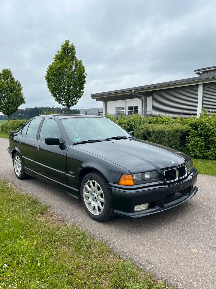 BMW E36 328i Limousine in Rottweil