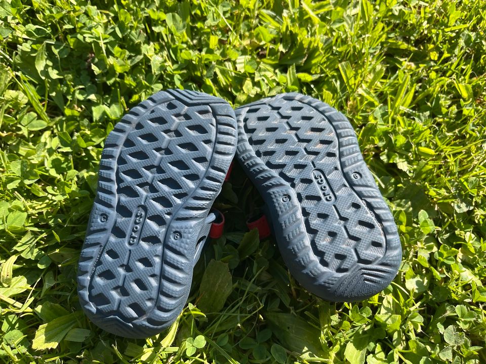 Crocs Sandalen C6 : Größe 22-23 in Göttingen