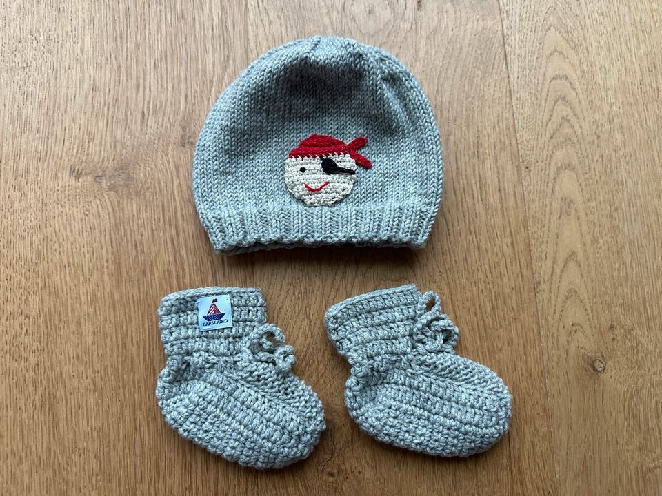 Hansekind Strickmütze und Socken 50/56 in Quickborn