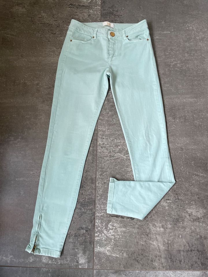 Zara Hose Röhre Skinny mintgrün Gr.34 in Hannover