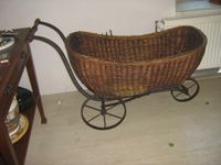 antiker Korbkinderwagen von ca 1855 Mecklenburg-Vorpommern - Züssow Vorschau