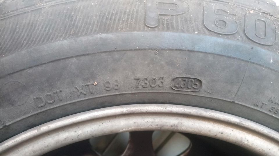 BMW Alufelgen mit Sommereifen 205/60 R 15 in Ronneburg