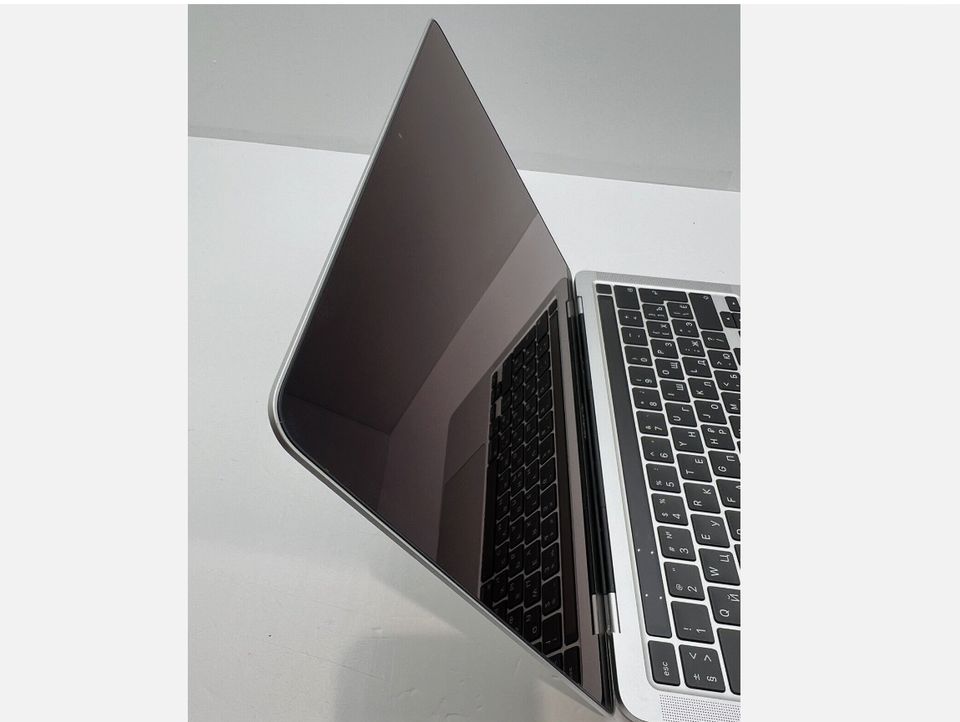 MacBook Pro 13" | M1 | 2020 | 8GB/256GB Notebook WASSERSCHADEN in Berlin