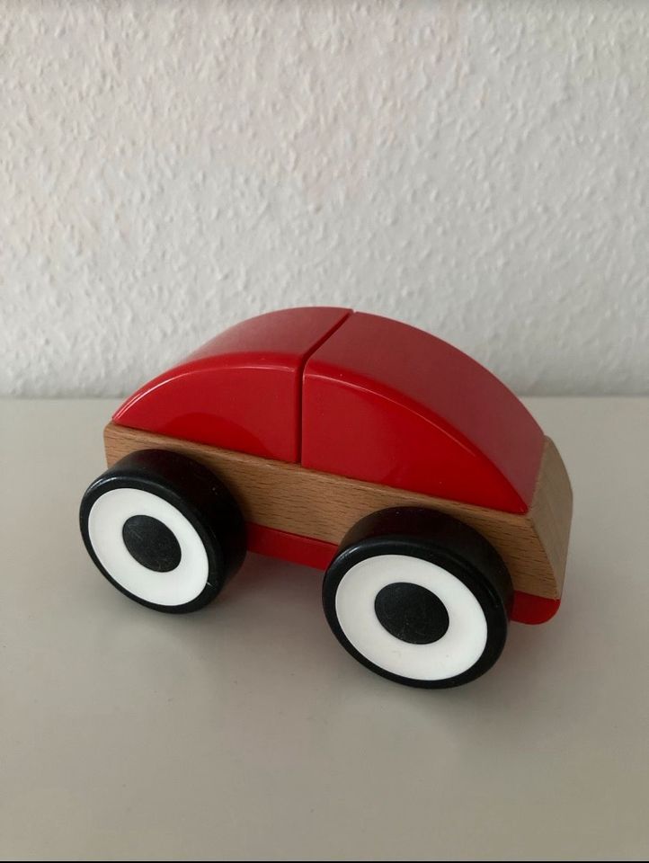 IKEA Lillabo rotes Spielzeugauto aus Holz / Kunststoff in Abstatt