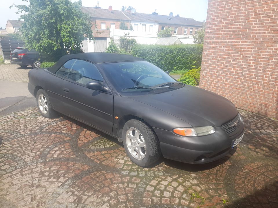 Chrysler Stratus Cabrio in Alsdorf