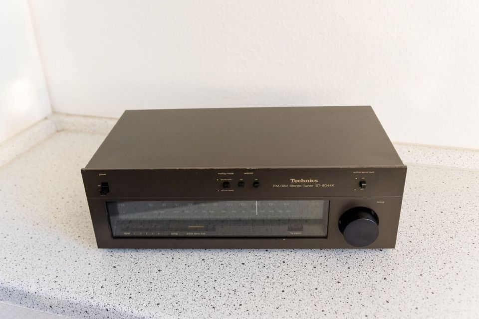 Technics ST-8044 UKW/MW Stereo Tuner/Radio in Hannover