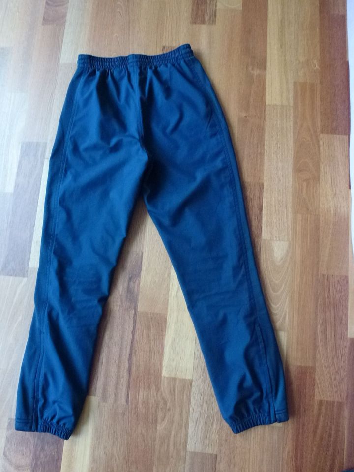 nike Trainingshose Sporthose Laufhose lang dunkelblau 140/152 in Wiesbaden