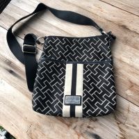 Tommy Hilfiger Handtasche Tasche Nordrhein-Westfalen - Niederzier Vorschau