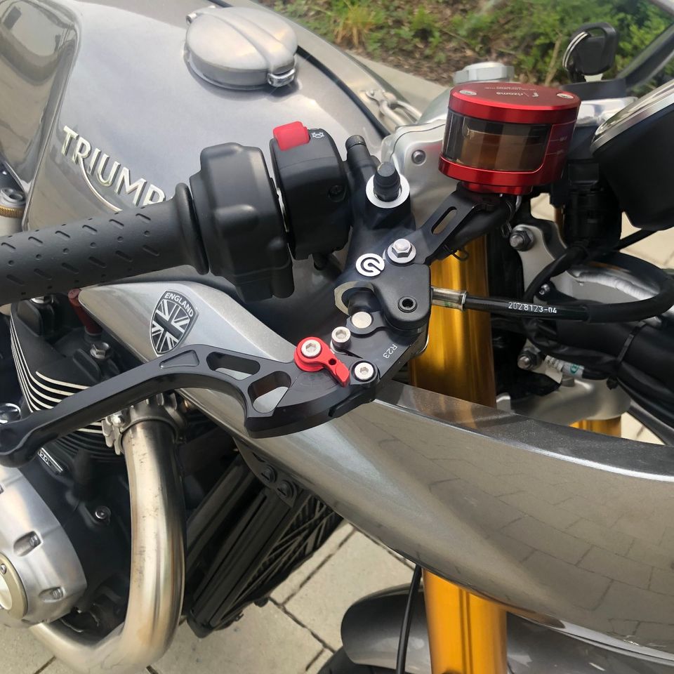 Triumph Thruxton R 1200 (wenig Kilometer) Sammlerstück in Stuttgart