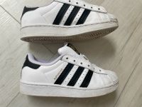 Adidas Schuhe Superstar schwarz weiß gr.31 Baden-Württemberg - Keltern Vorschau