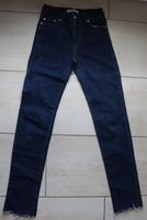 NEUwertig Jeans blau Pull&Bear Gr. 32 Mädchen, Damen Hessen - Usingen Vorschau