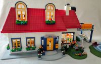 Playmobil Einfamilienhaus mit vielen Zusatz-Sets Niedersachsen - Cremlingen Vorschau