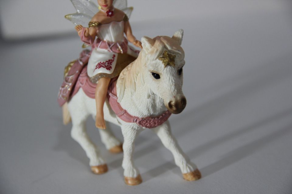 Schleich | Bayala | Lilienzarte Elfe | 70501 | 1 Fee & Pony in Duisburg