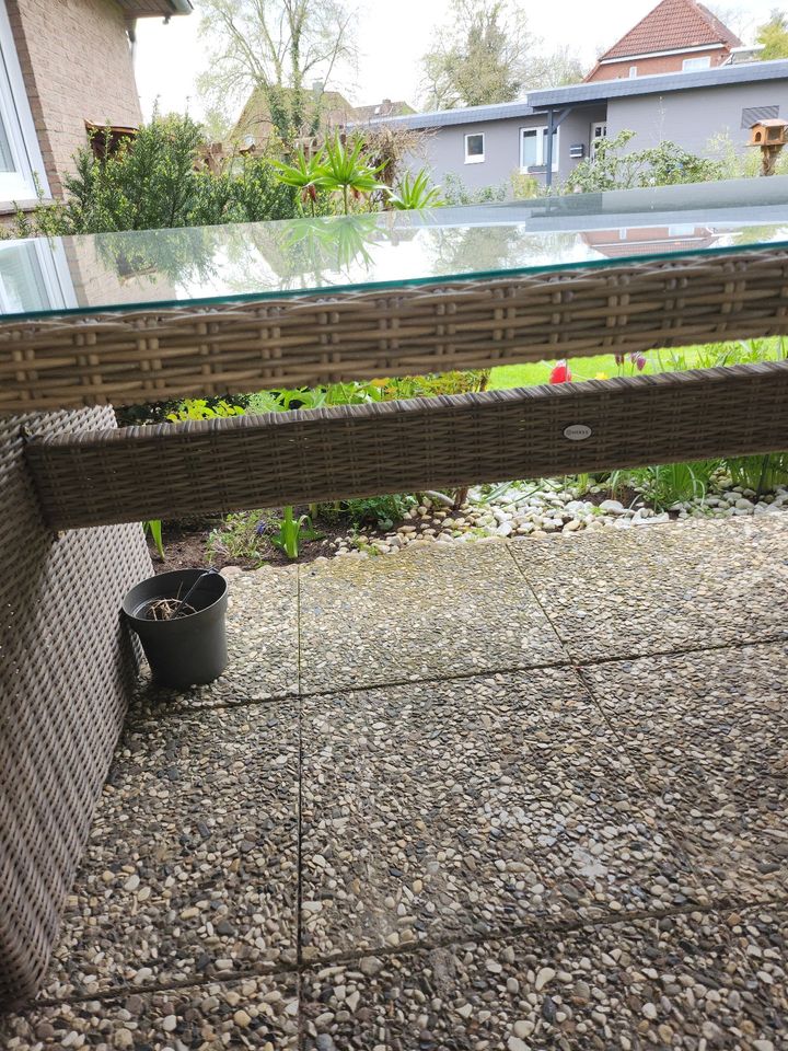 Gartentisch Polyrattan mit Glasplatte in Winsen (Aller)
