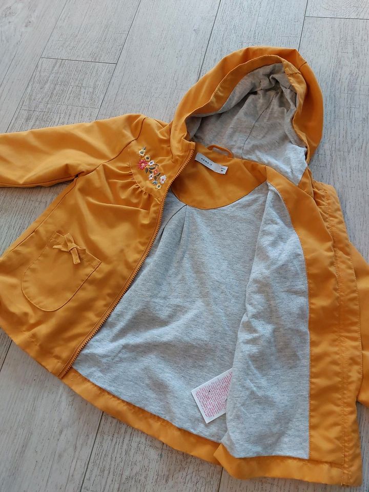 Frühjahrs-Jacke für Kleinkind Gr. 86 in Neu-Anspach