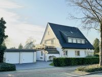 Repräsentative Villa in begehrter Wohnlage! Nutzung als Ein-/ oder Zweifamilienhaus möglich Nordrhein-Westfalen - Krefeld Vorschau