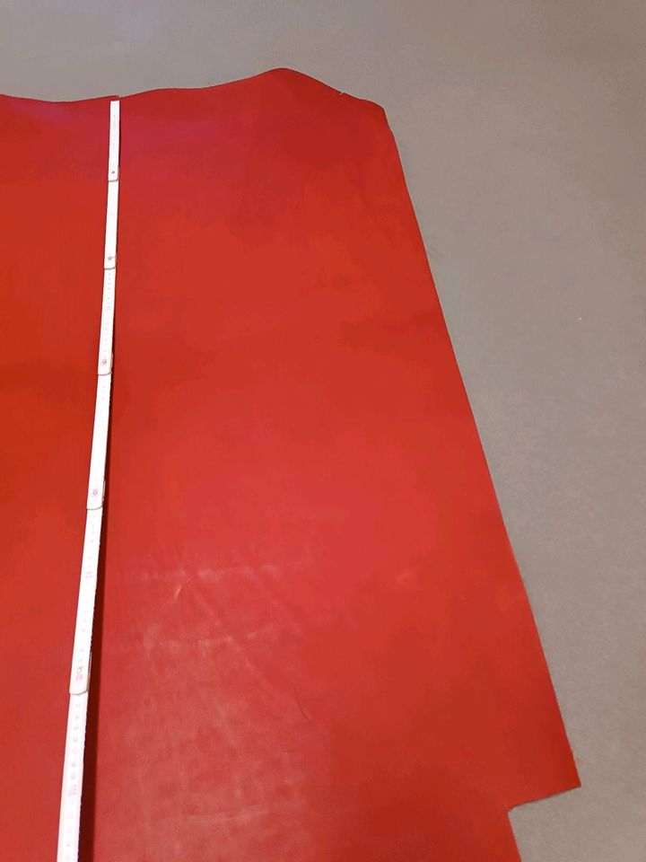 Rotes Blankleder 3,6mm croupon Dickleder lederhaut 128x90cm Gürte in Halle (Westfalen)