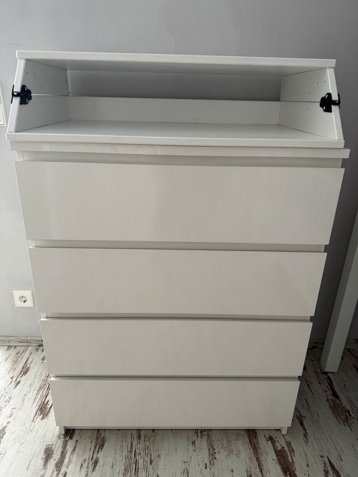 Malm Kommode IKEA Wickeltisch klappbar weiß in Schwaigern