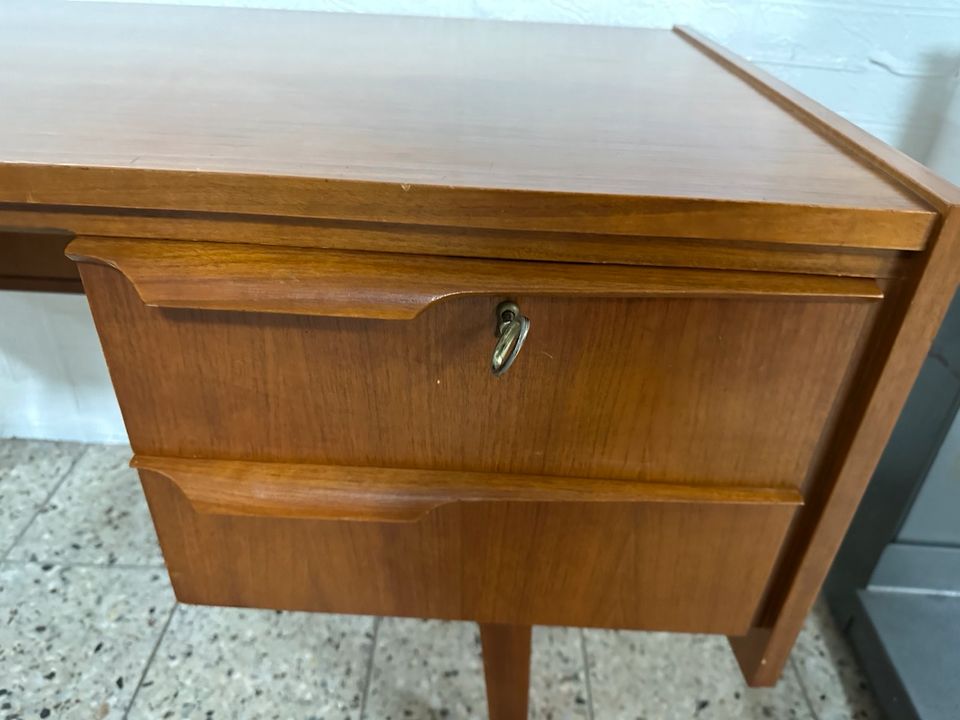 60er 70er schreibtisch teak vintage Danish Desk Century Tisch in Rodenberg