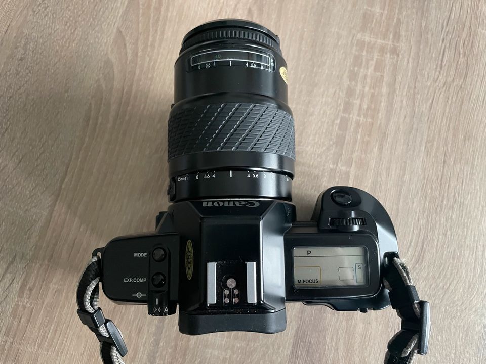 Canon EOS 650 Spiegelreflexkamera, mit Zubehör in Gladbeck