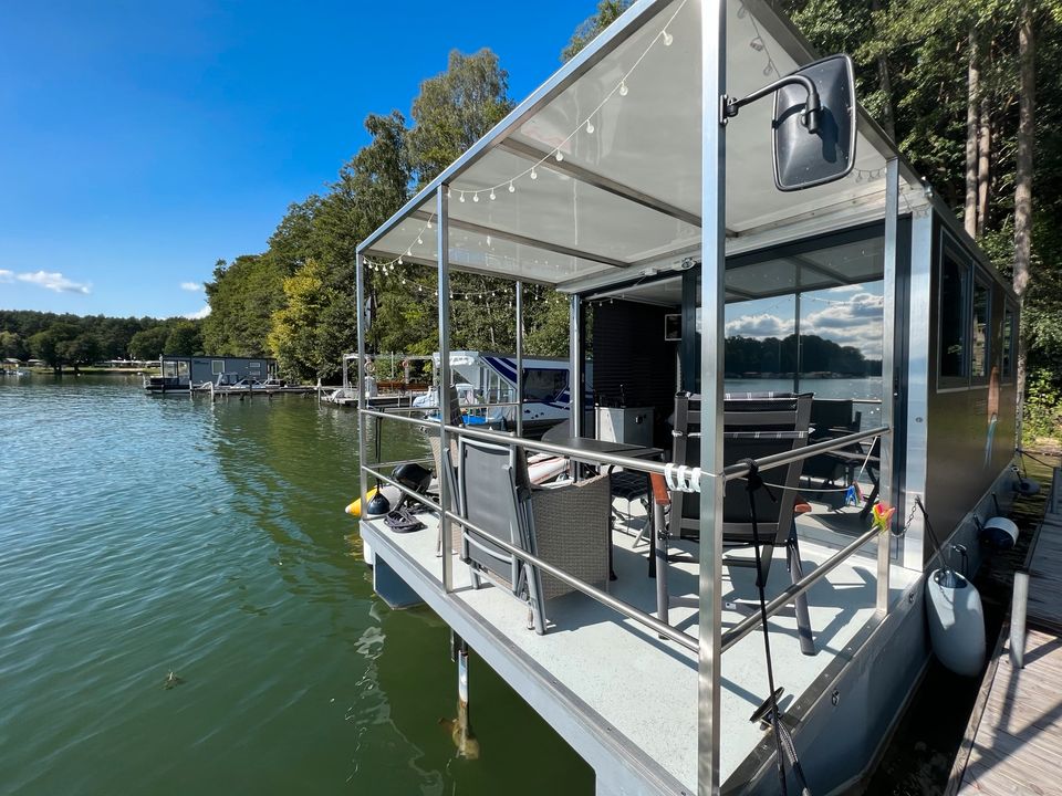 Hausboot inkl. Liegeplatz, einzigartig, voll autark, neuwertig in Flecken Zechlin