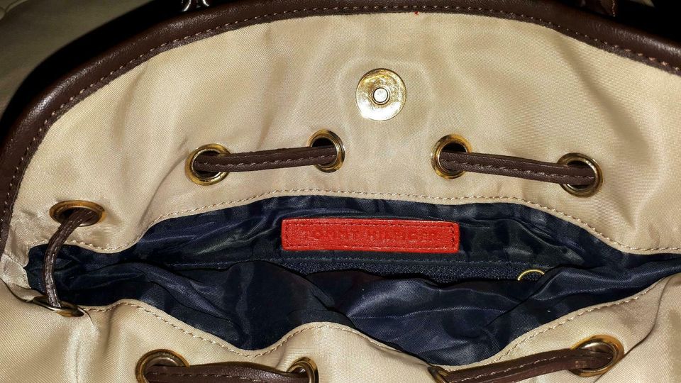 Thommy Hilfiger Handtasche in Nürnberg (Mittelfr)