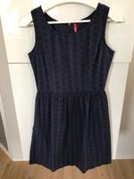 Neu! Manguun Kleid mit Lochstickerei Größe 34 blau Saarland - Nalbach Vorschau
