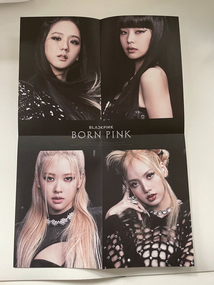 [WTS] Blackpink Born Pink Complete Edition Signed Art Card in Berlin