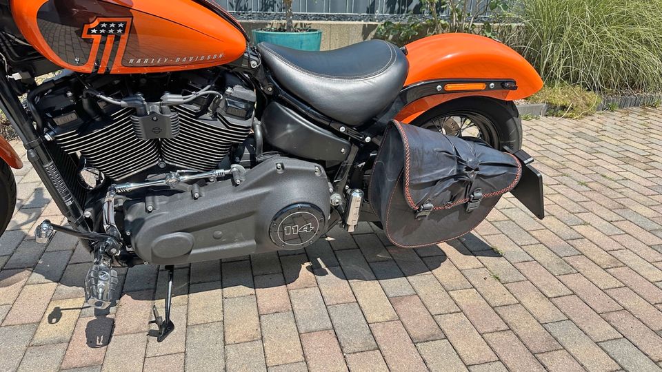 Schwingentasche für Harley Softail Breakout Street Bob Fat Boy ua in Königheim