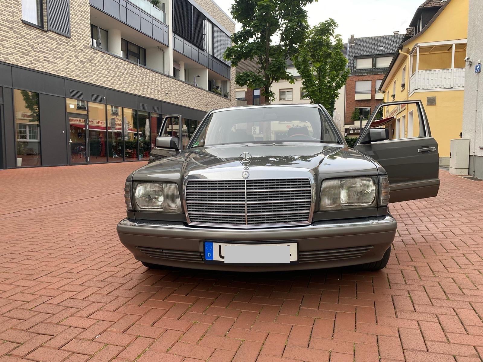 Abbildung des Autos Mercedes Benz 300 SE W 1…