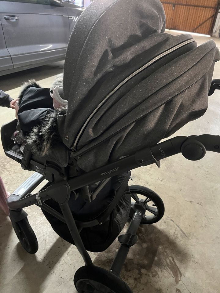 My junior kinderwagen mit babywanne alles dabei wie neu in Filderstadt