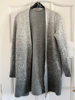 Graue Strickjacke Bayern - Freising Vorschau