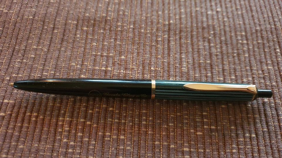 Alter Pelikan 355 Kugelschreiber grün-schwarz gestreift in Leipzig